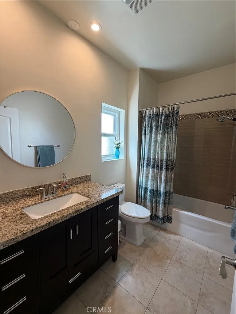 11225 Peach Grove Street #202 North Hollywood, CA 91601