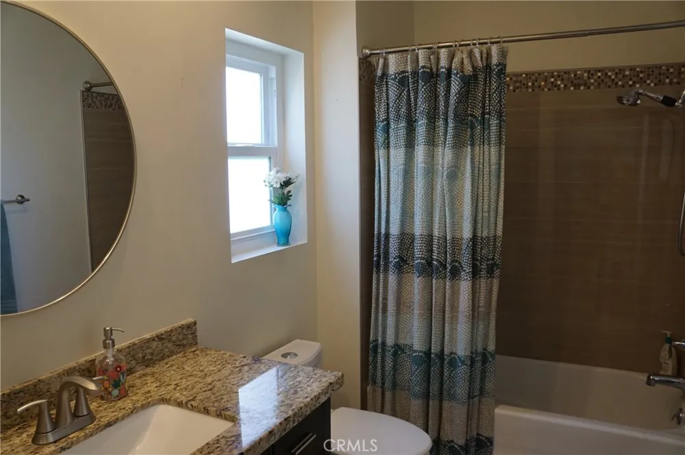 11225 Peach Grove Street #202 North Hollywood, CA 91601