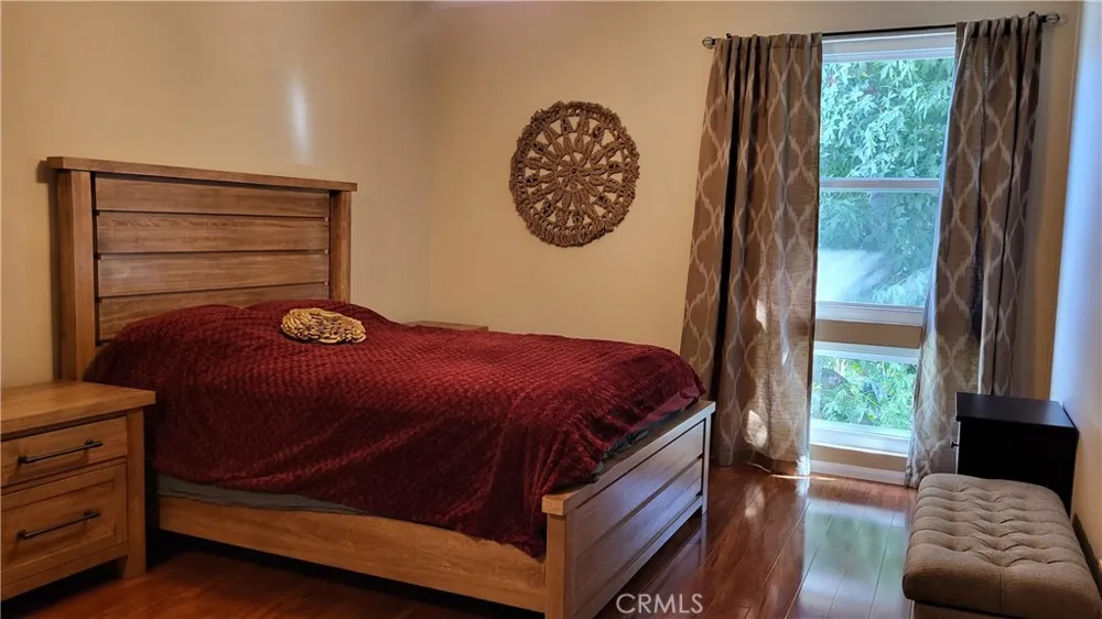 11225 Peach Grove Street #202 North Hollywood, CA 91601