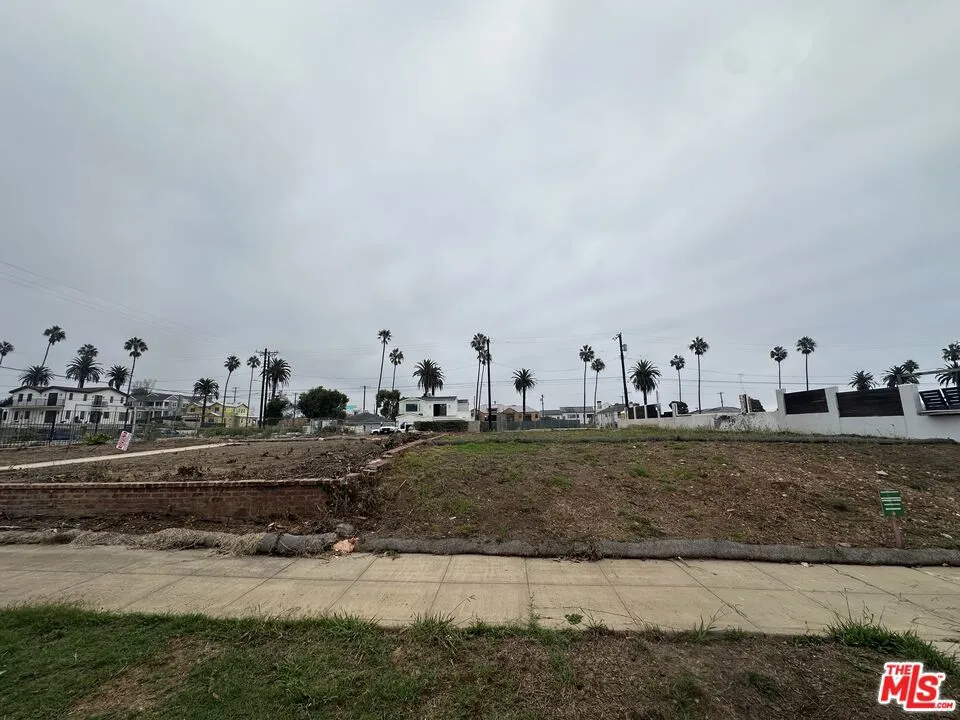 424 Via De La Paz Los Angeles, CA 90272