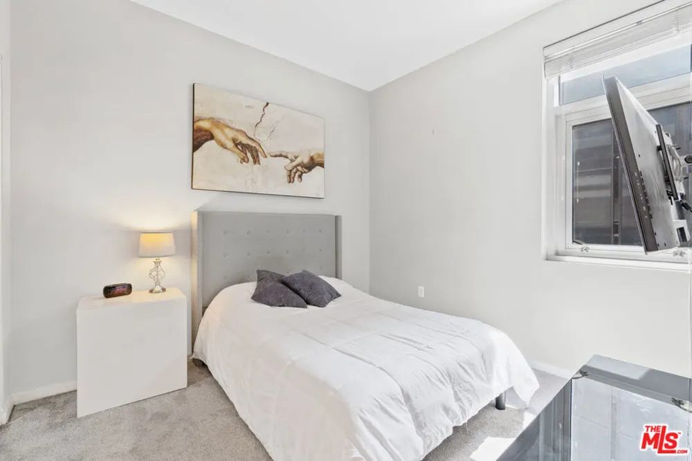 630 W 6th Street #613 Los Angeles, CA 90017