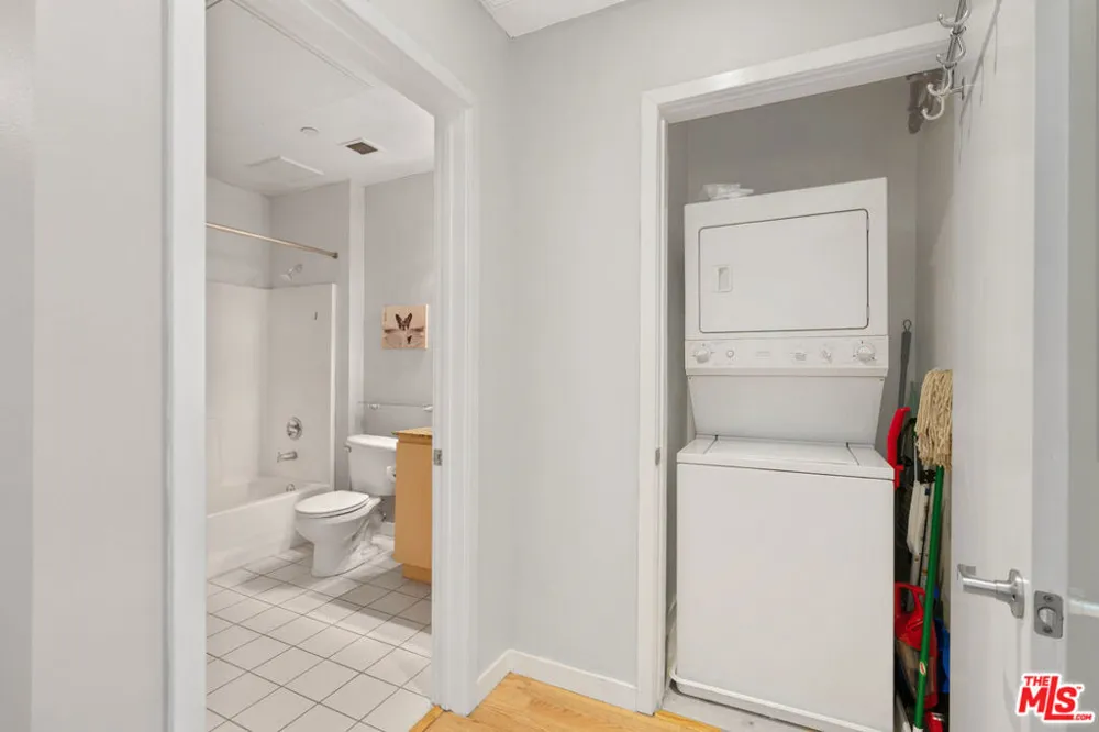 630 W 6th Street #613 Los Angeles, CA 90017