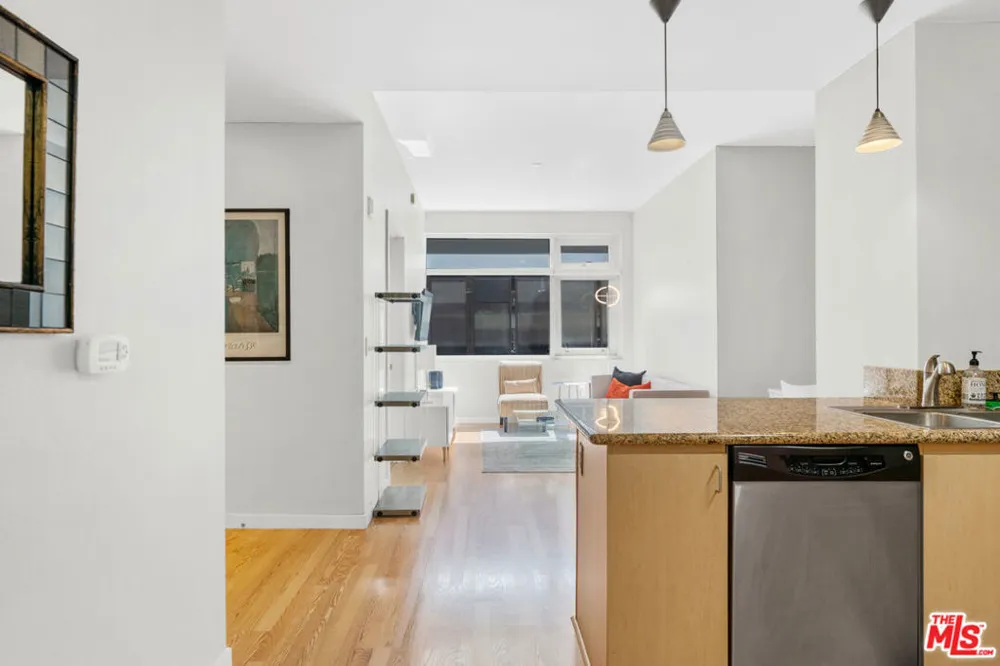 630 W 6th Street #613 Los Angeles, CA 90017