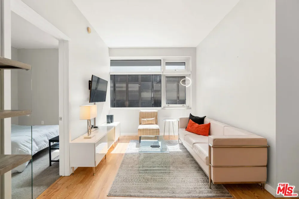 630 W 6th Street #613 Los Angeles, CA 90017