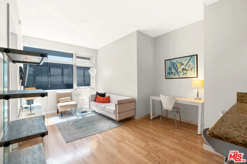 630 W 6th Street #613 Los Angeles, CA 90017