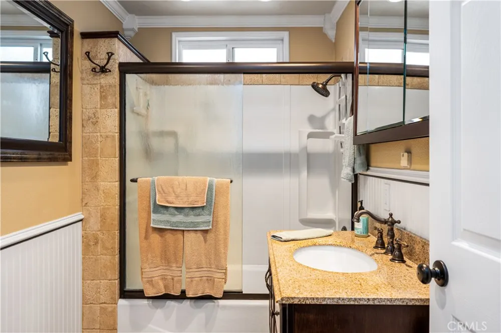 1822 Pomona Costa Mesa, CA 92627