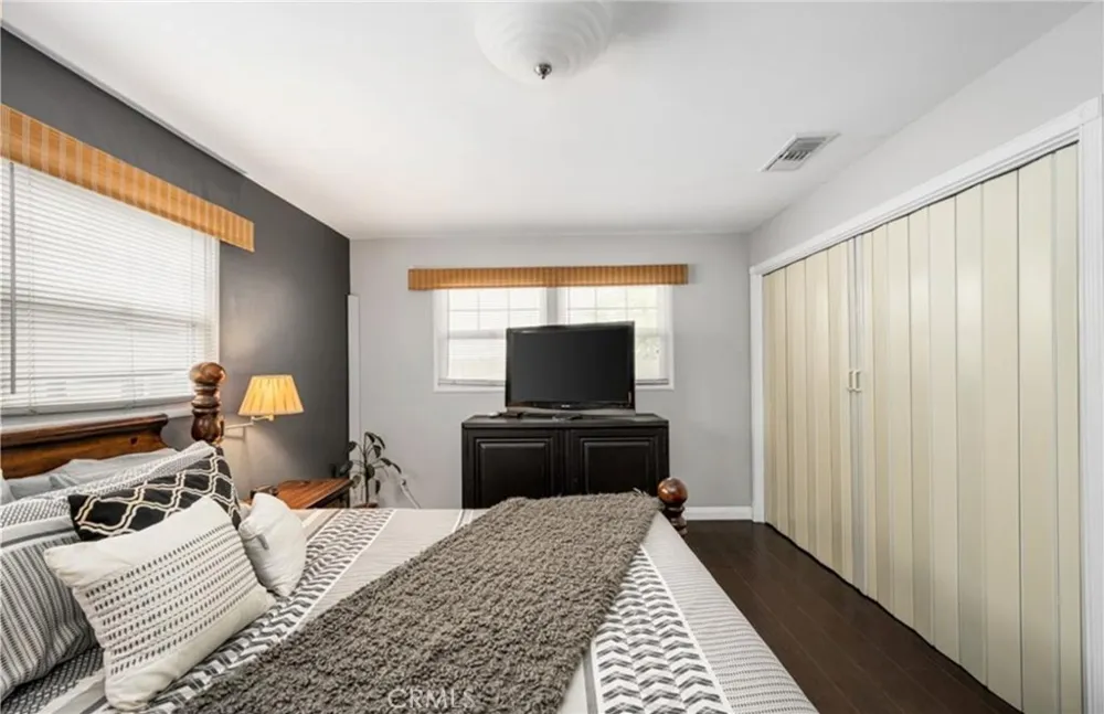 1822 Pomona Costa Mesa, CA 92627