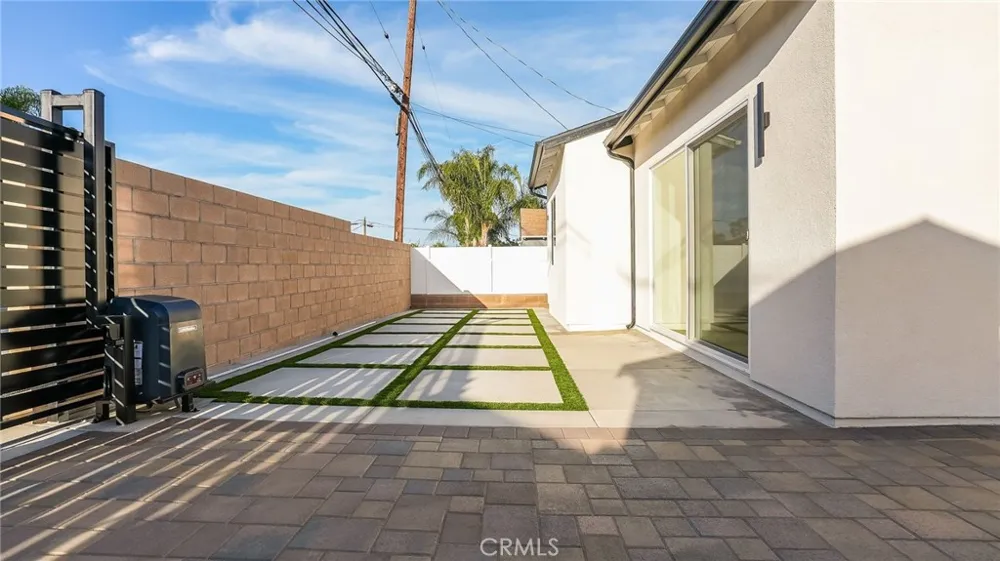 1822 Pomona Costa Mesa, CA 92627