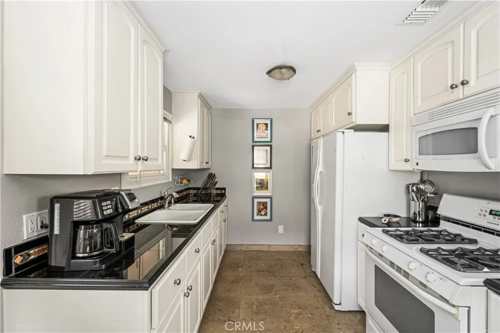 1822 Pomona Costa Mesa, CA 92627