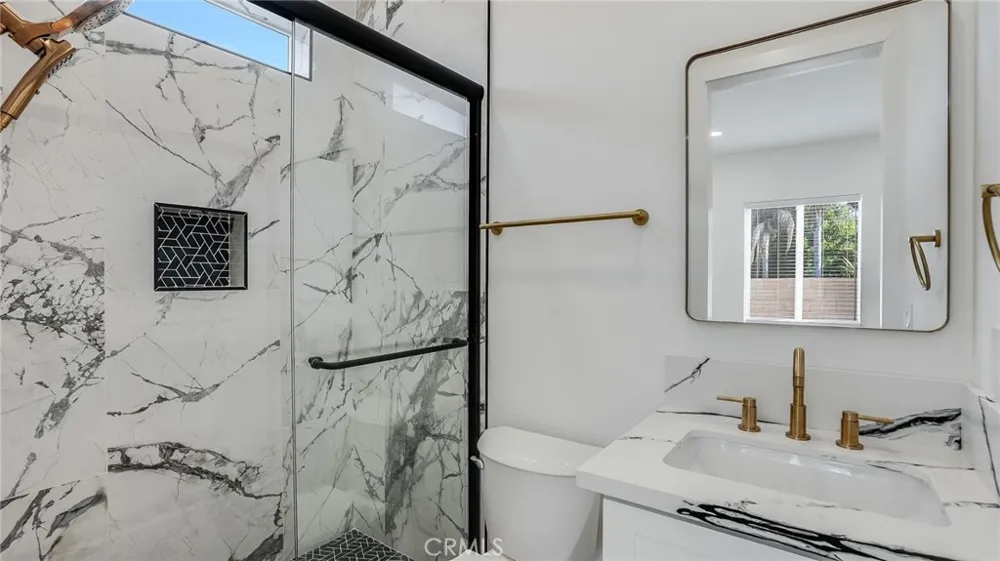 1822 Pomona Costa Mesa, CA 92627