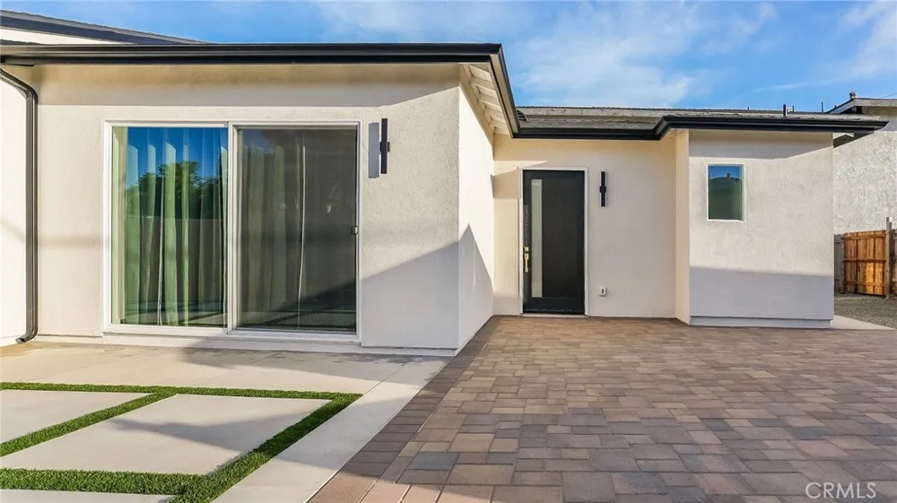 1822 Pomona Costa Mesa, CA 92627