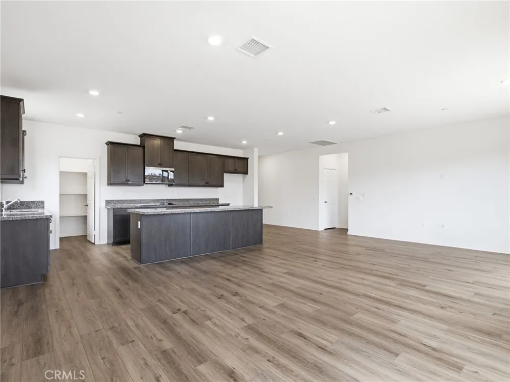 840 Sicily Lake Elsinore, CA 92530