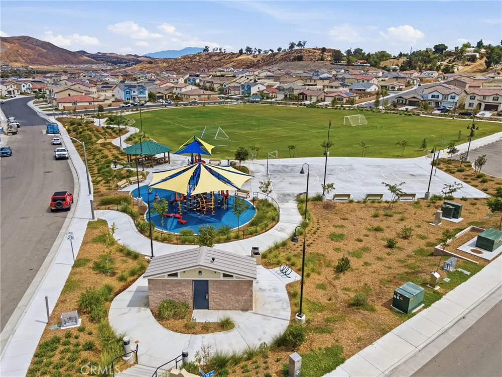 840 Sicily Lake Elsinore, CA 92530