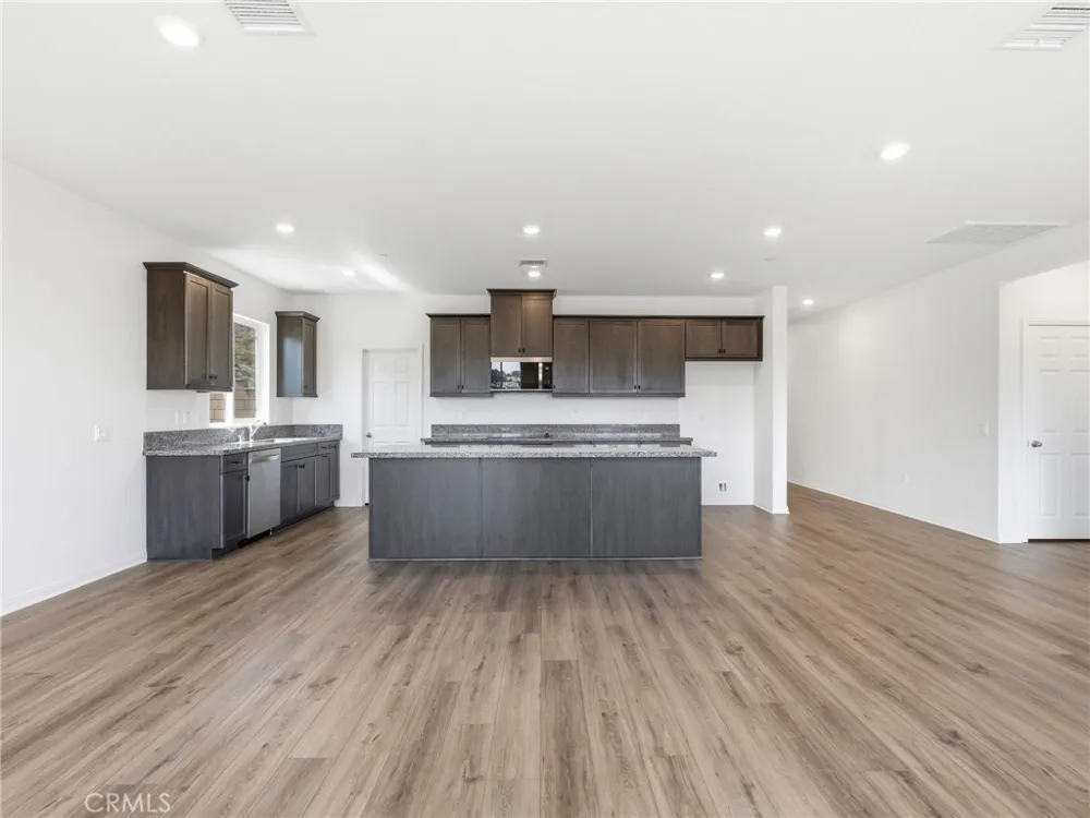 840 Sicily Lake Elsinore, CA 92530