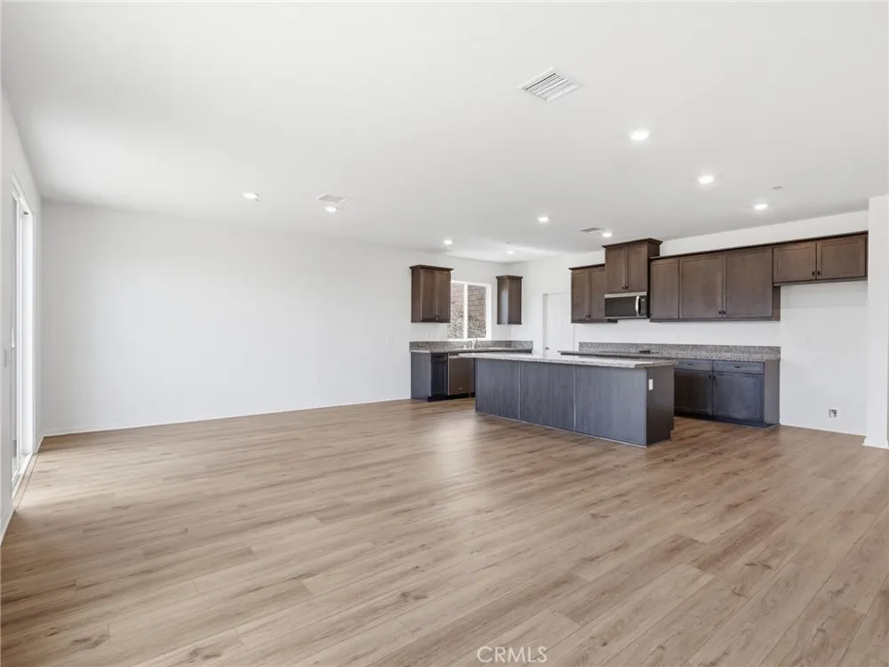 840 Sicily Lake Elsinore, CA 92530