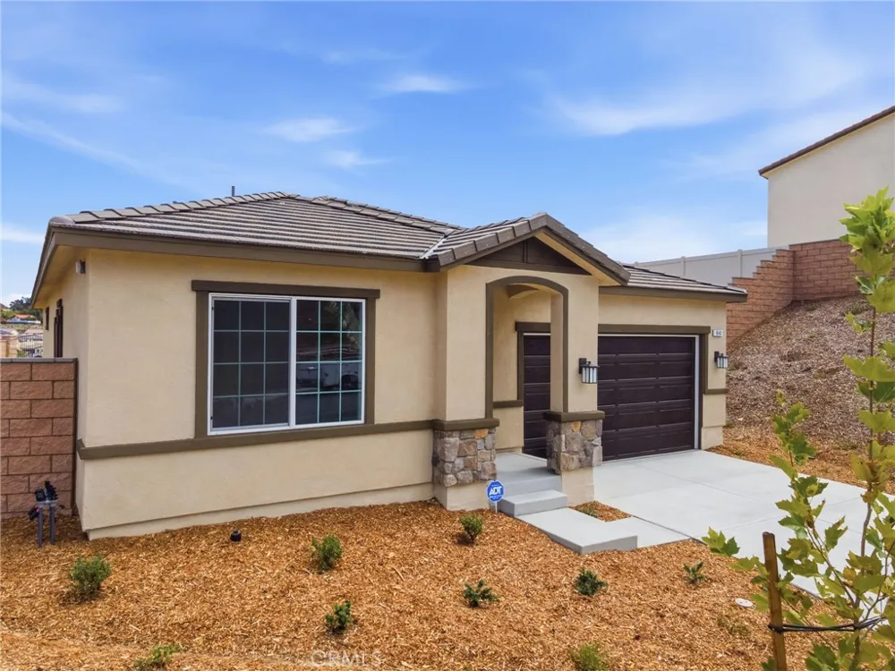 840 Sicily Lake Elsinore, CA 92530