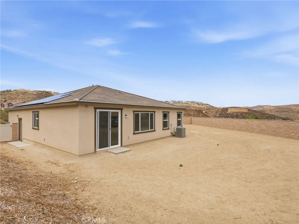 840 Sicily Lake Elsinore, CA 92530