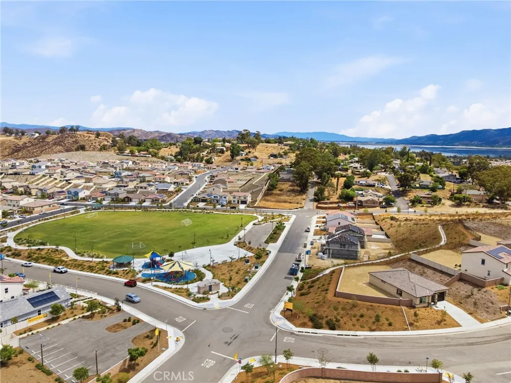 840 Sicily Lake Elsinore, CA 92530