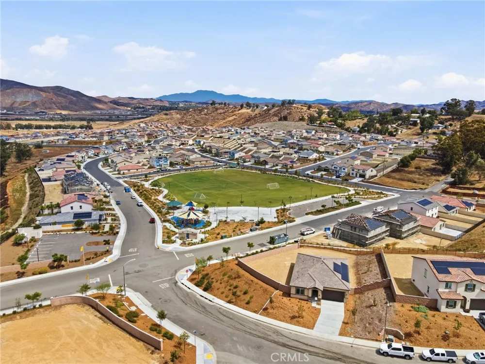 840 Sicily Lake Elsinore, CA 92530