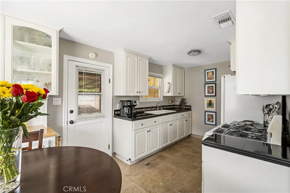 1822 Pomona Costa Mesa, CA 92627