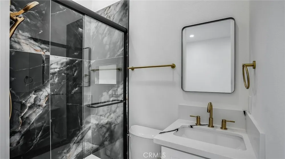 1822 Pomona Costa Mesa, CA 92627