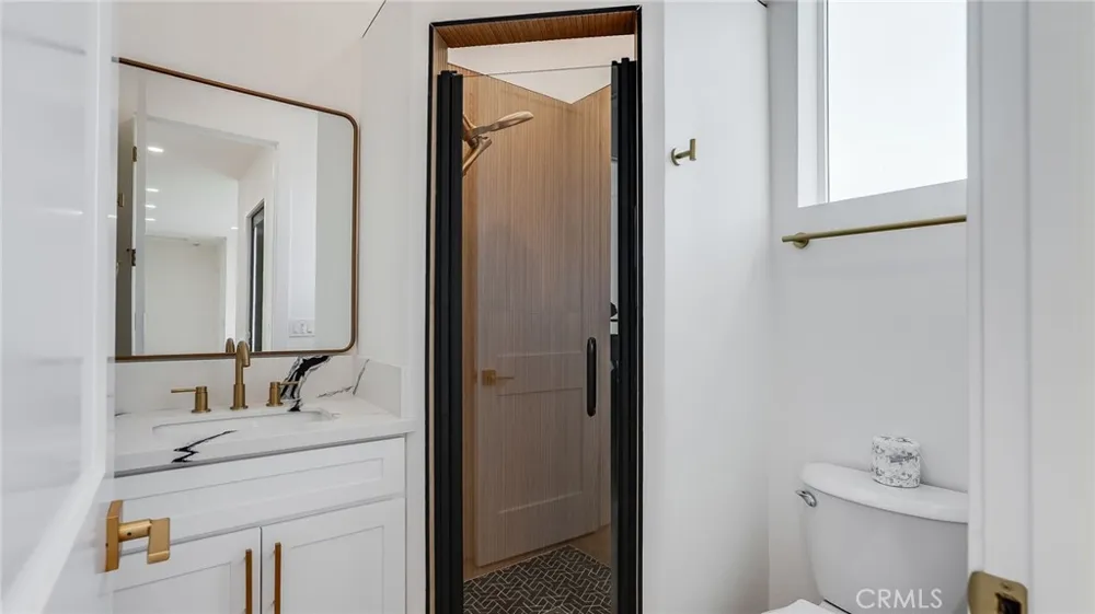 1822 Pomona Costa Mesa, CA 92627