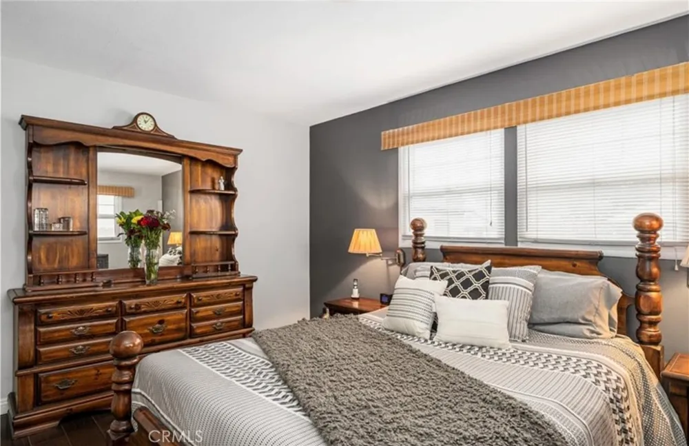 1822 Pomona Costa Mesa, CA 92627