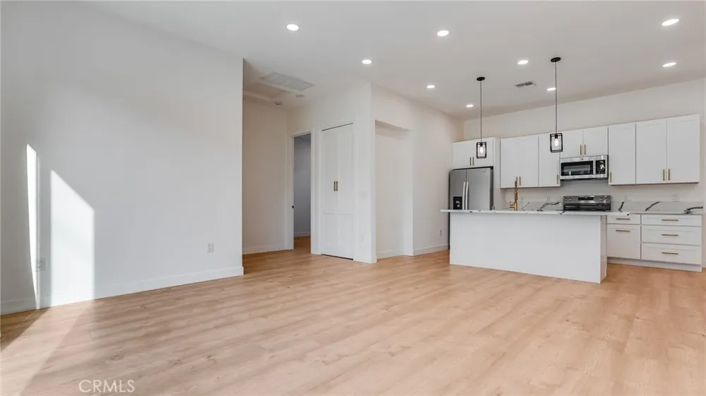 1822 Pomona Costa Mesa, CA 92627