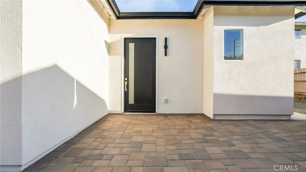 1822 Pomona Costa Mesa, CA 92627