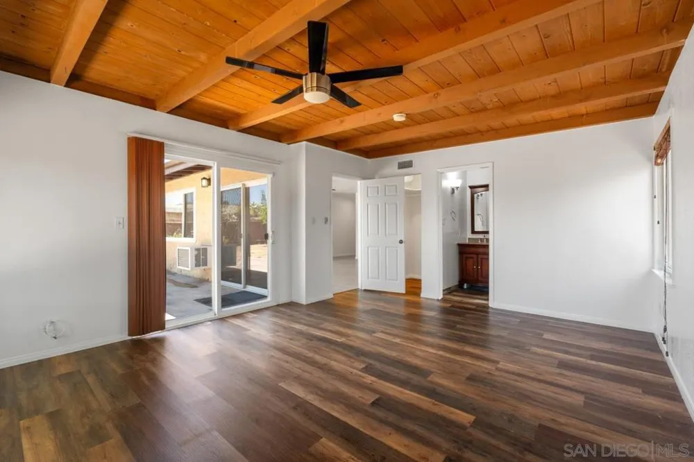 4581 Chinook San Diego, CA 92117