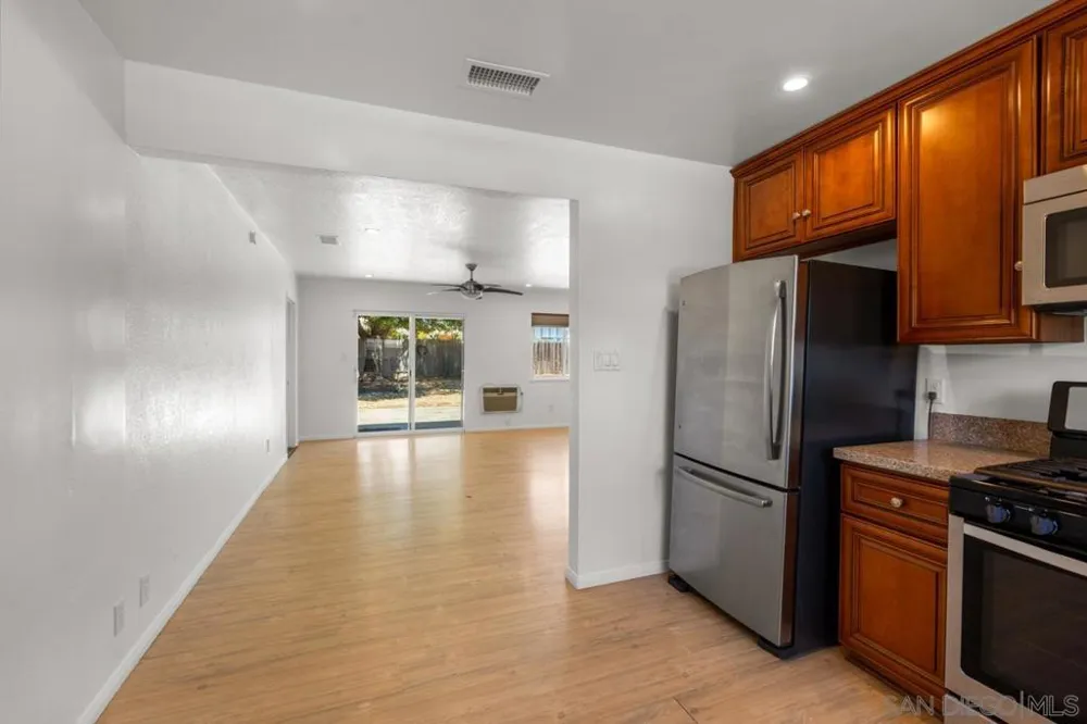 4581 Chinook San Diego, CA 92117