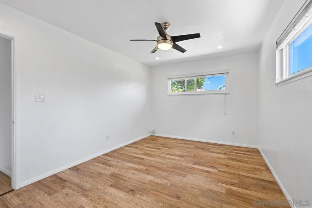 4581 Chinook San Diego, CA 92117