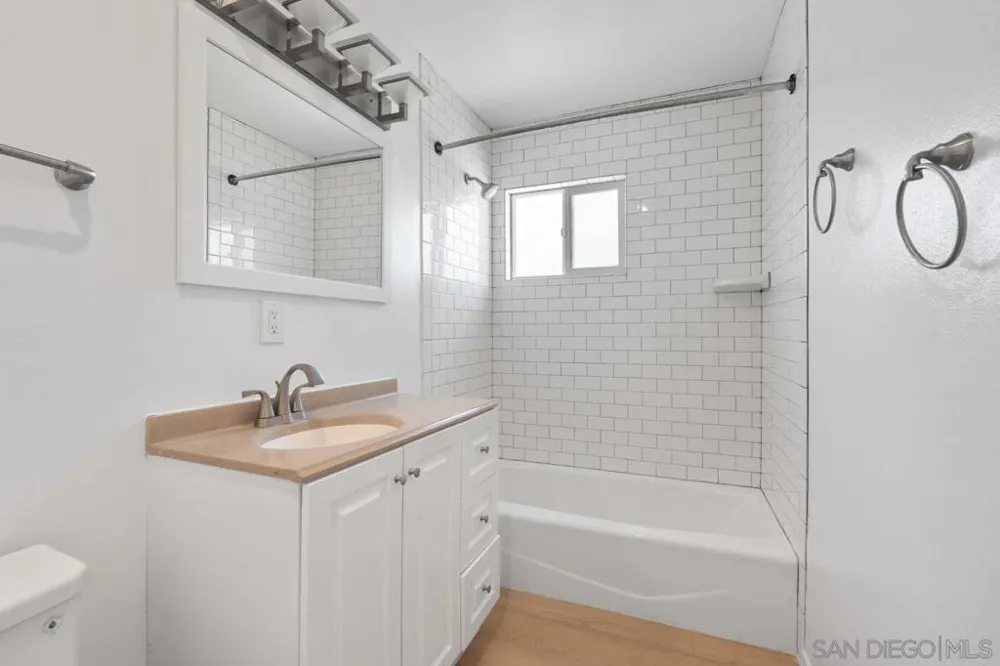 4581 Chinook San Diego, CA 92117