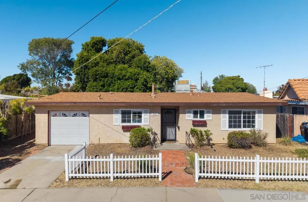 4581 Chinook San Diego, CA 92117