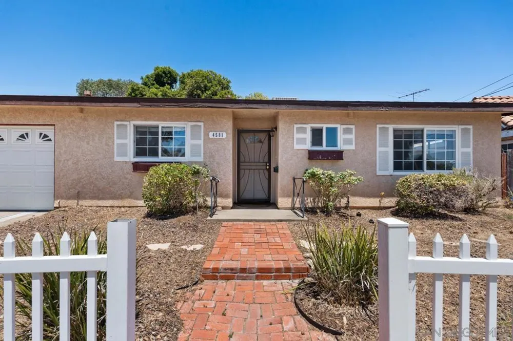 4581 Chinook San Diego, CA 92117
