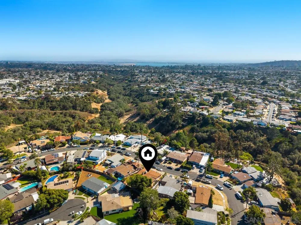 4581 Chinook San Diego, CA 92117