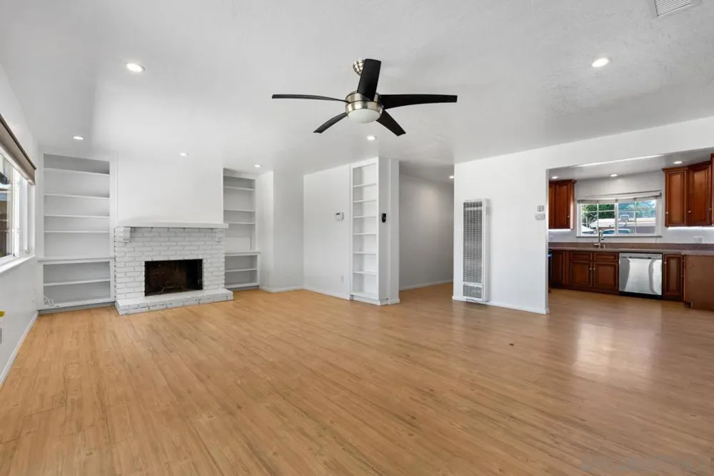 4581 Chinook San Diego, CA 92117