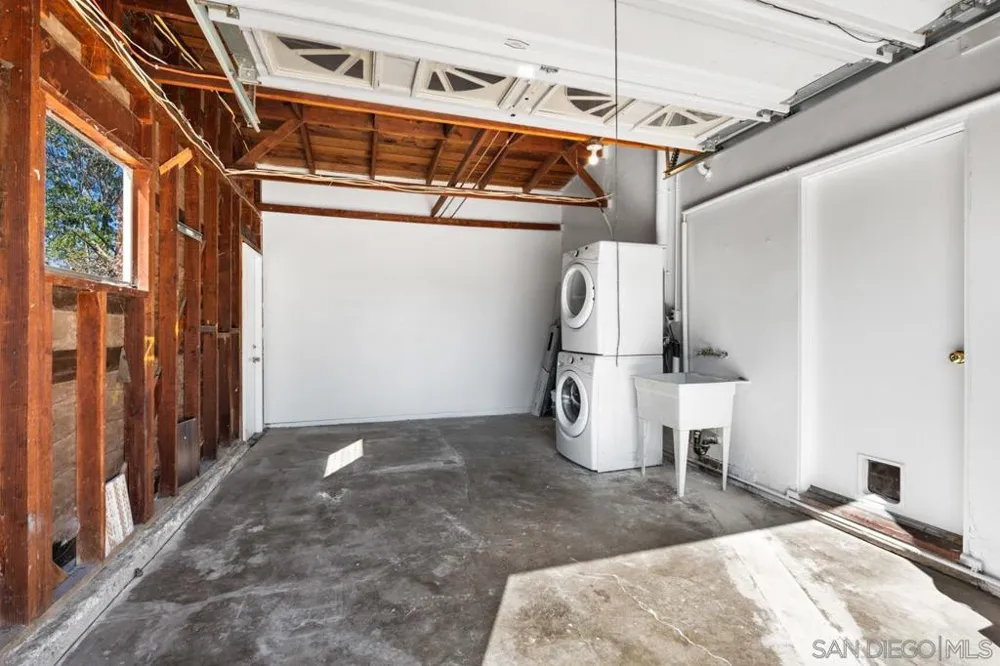 4581 Chinook San Diego, CA 92117