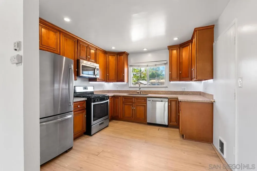 4581 Chinook San Diego, CA 92117