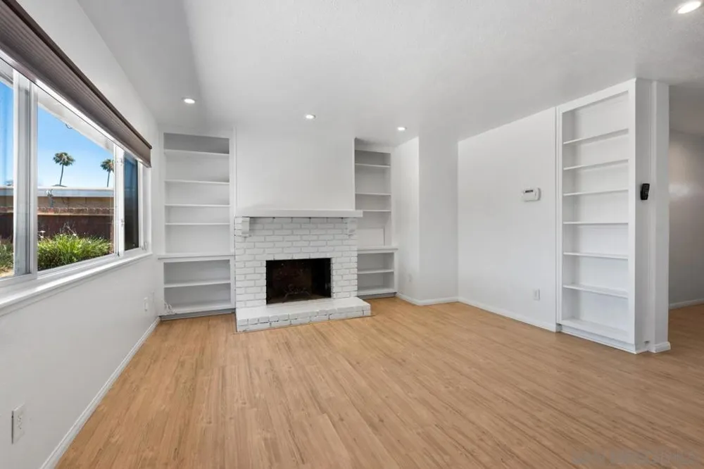 4581 Chinook San Diego, CA 92117