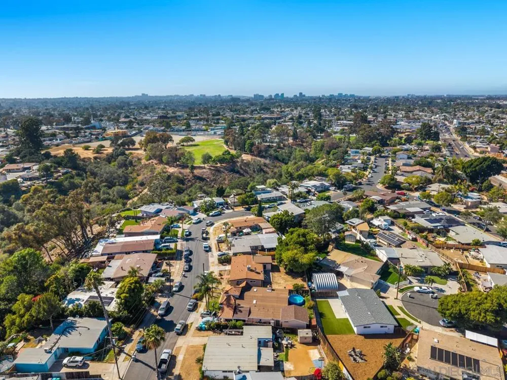 4581 Chinook San Diego, CA 92117