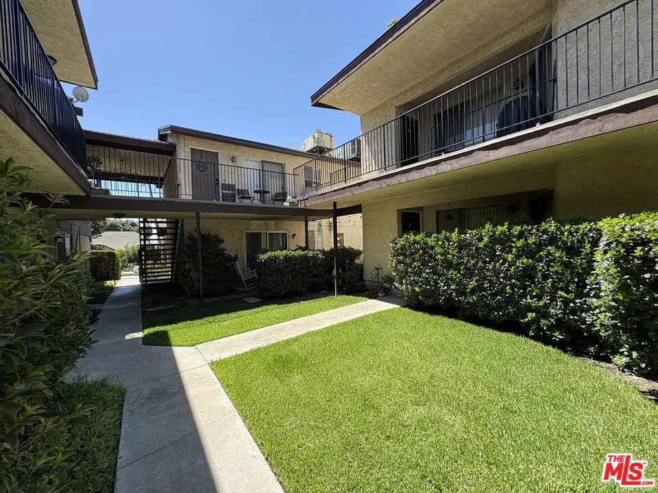 425 Linwood Avenue #M Monrovia, CA 91016