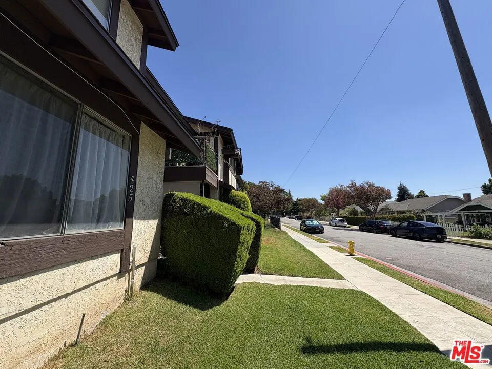 425 Linwood Avenue #M Monrovia, CA 91016