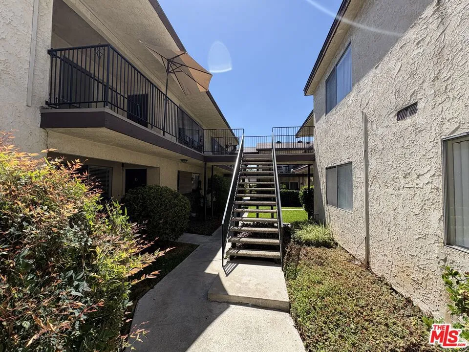 425 Linwood Avenue #M Monrovia, CA 91016