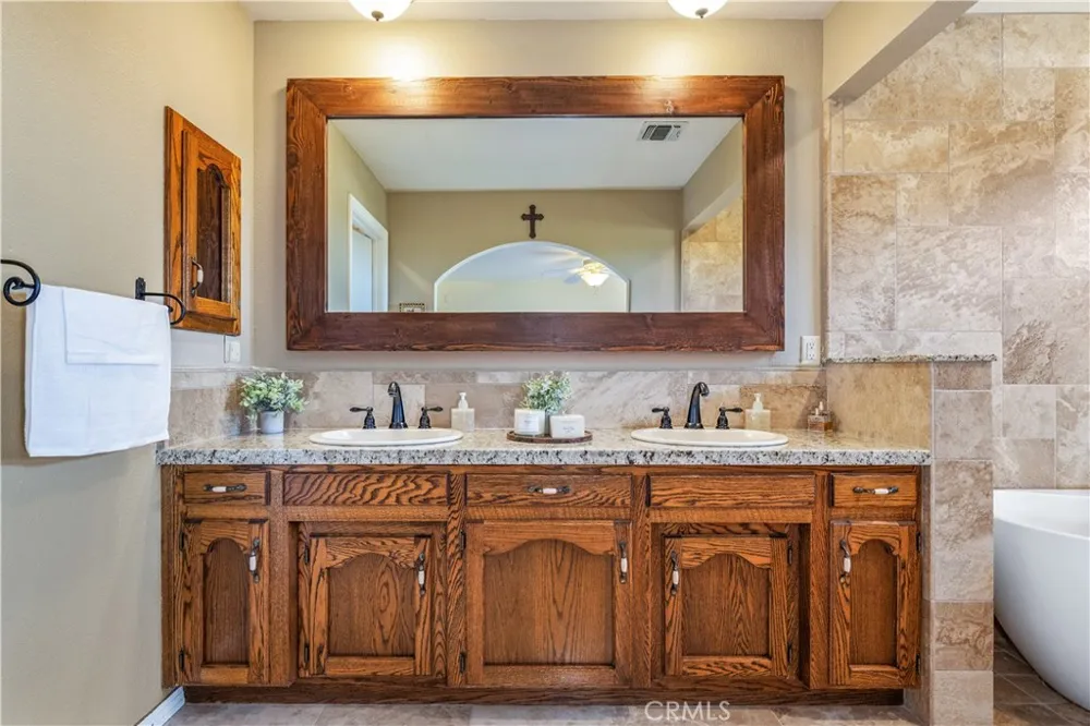 7485 Monterey Paso Robles, CA 93446