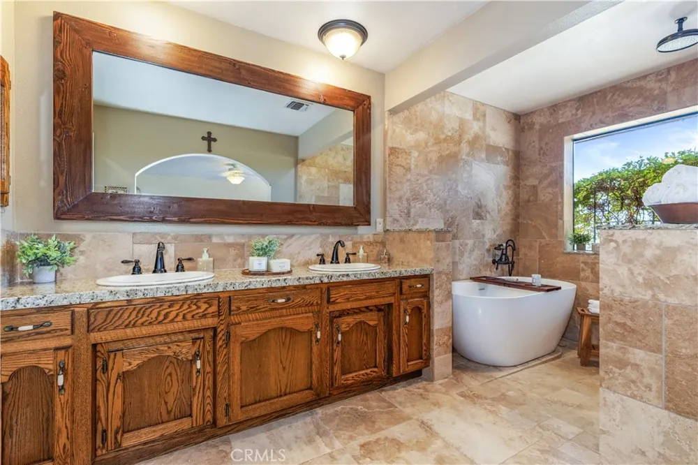 7485 Monterey Paso Robles, CA 93446