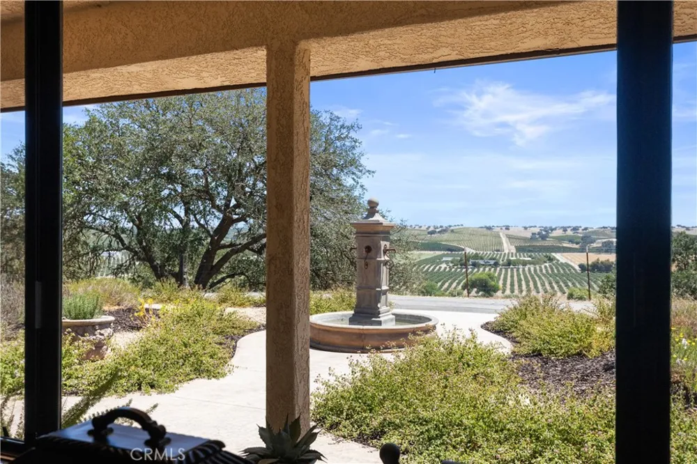 7485 Monterey Paso Robles, CA 93446