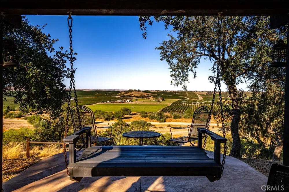 7485 Monterey Paso Robles, CA 93446
