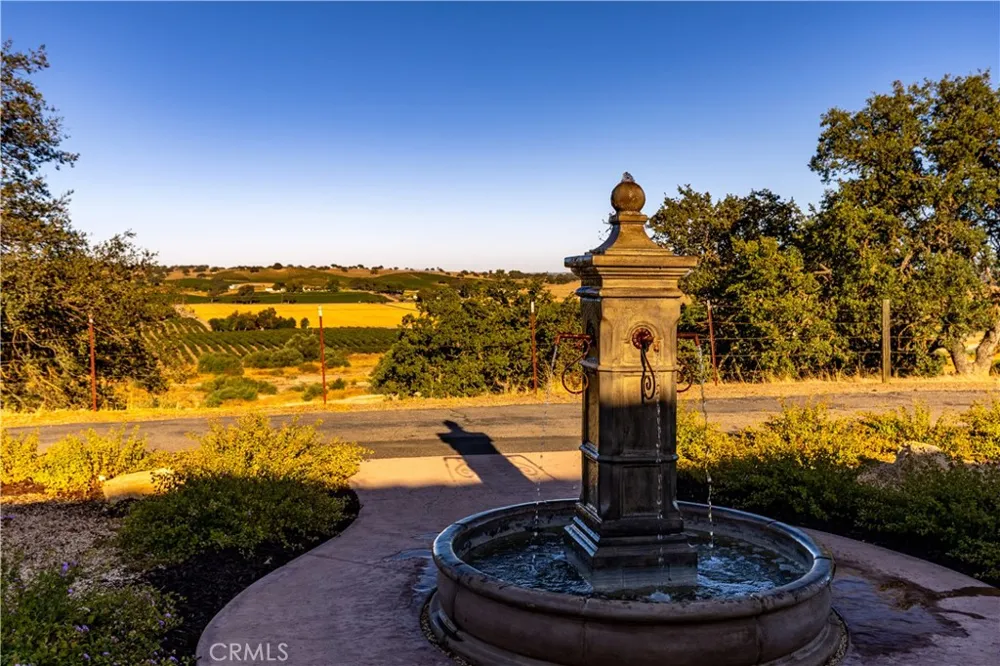 7485 Monterey Paso Robles, CA 93446
