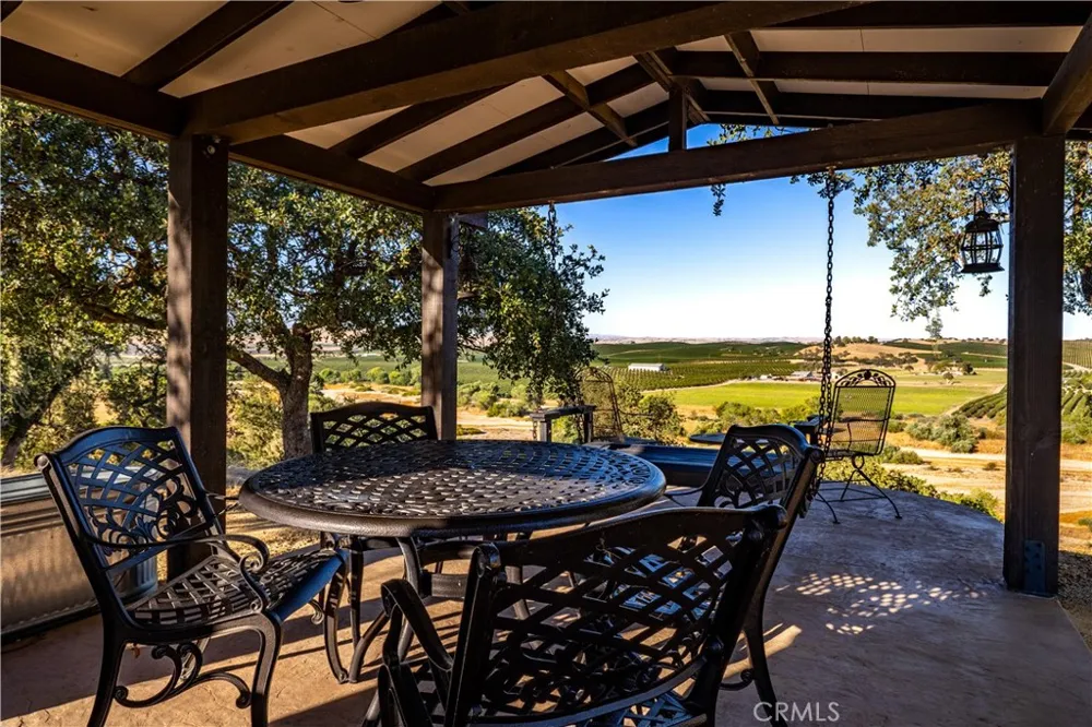 7485 Monterey Paso Robles, CA 93446